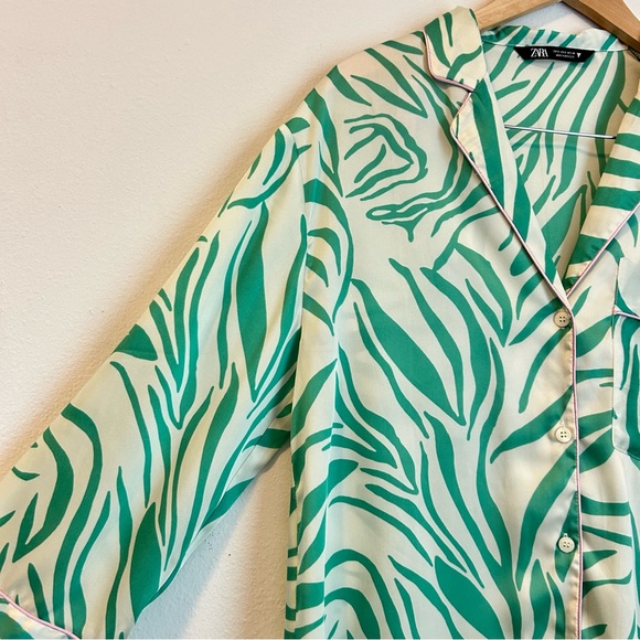 ZARA Small Green Floral Palm Tree Printed Pajama Style Shirt - Picture 3 of 9